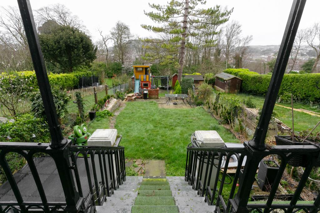 Lot: 42 - SUBSTANTIAL FREEHOLD INVESTMENT - View of garden